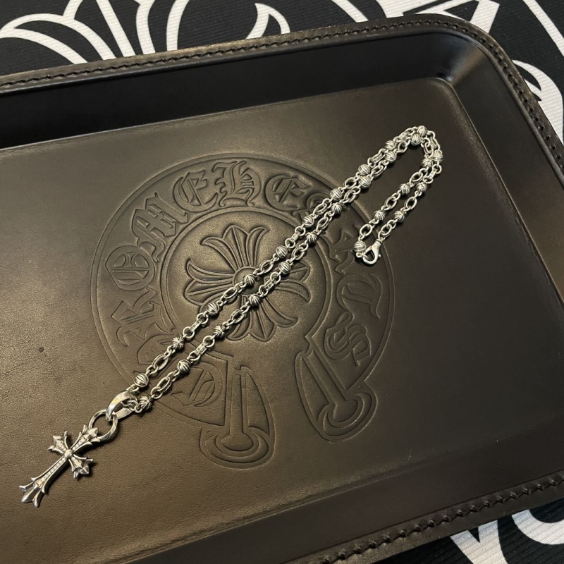 Ch**me He**ts necklaces